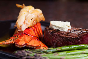 steak-lobster-asparagus
